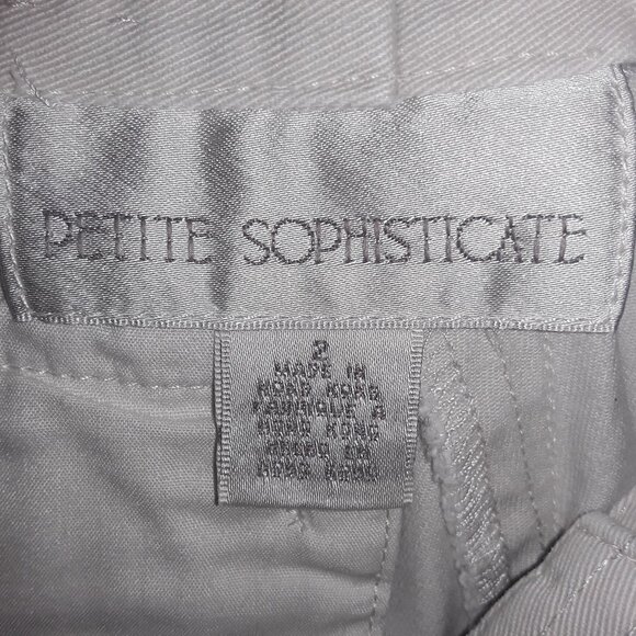 Petite Sosphisticate ladies size 2 light khaki short shorts, zipper/clasp fly - Picture 3 of 5